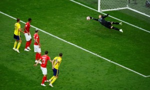 0703-swe-swi4-sommer saves from berg